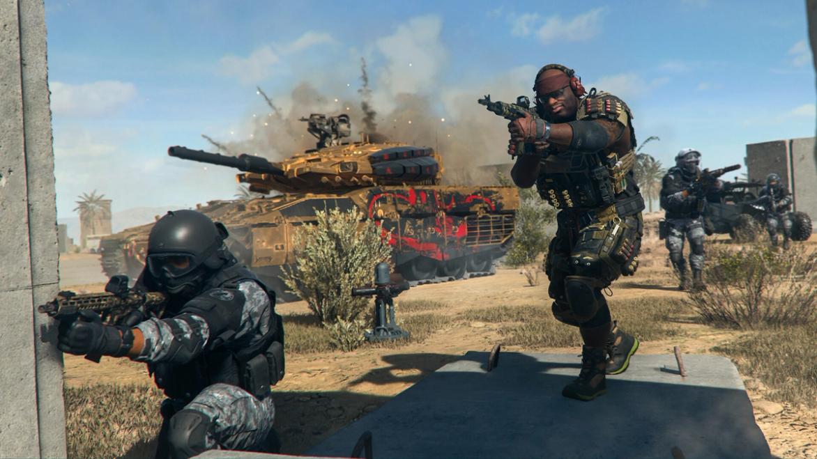 Screenshot of Modern Warfare 2 players fighting with tank in background